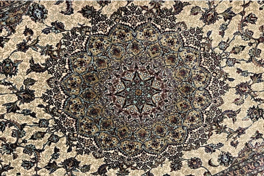 Double knotted Top quality silk Carpet Persian Qom